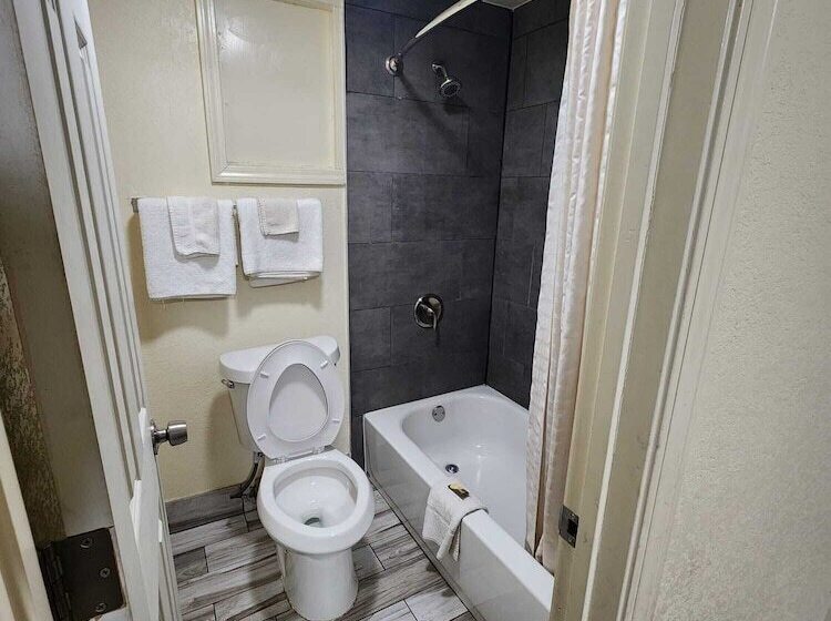 标准间, Green Garden Inn