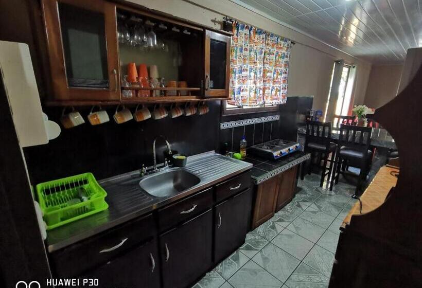 اتاق استاندارد چهار تخته, Caribbean View House