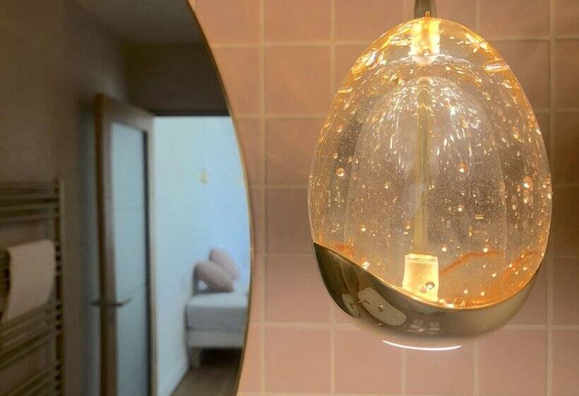 סוויטה דלוקס, Les Nuits Pétillantes