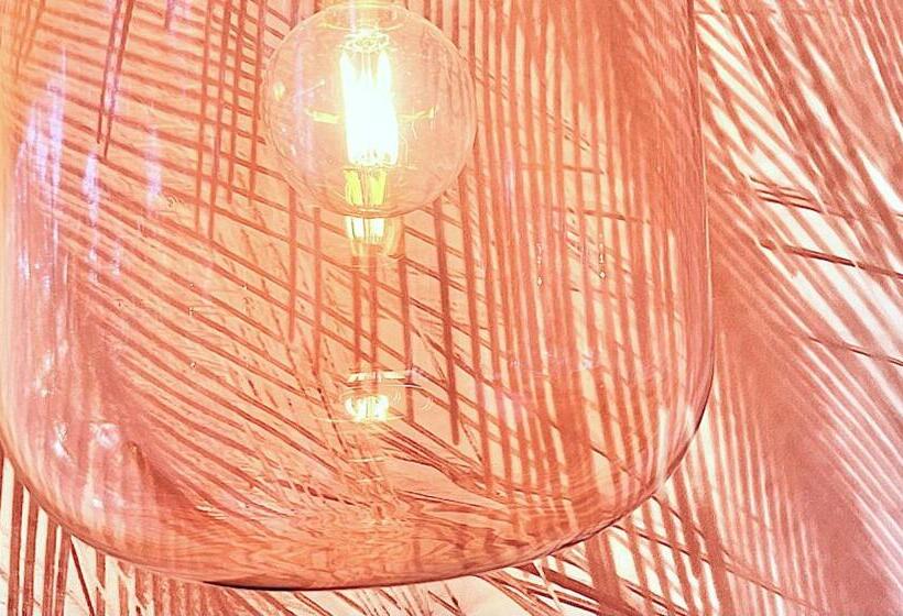 חדר משפחתי דלוקס, Les Nuits Pétillantes