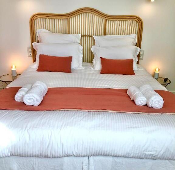 חדר משפחתי דלוקס, Les Nuits Pétillantes