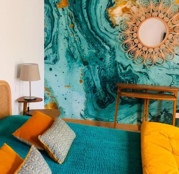 חדר משפחתי, Les Nuits Pétillantes