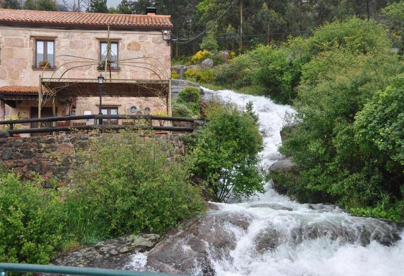 منزل 3 غرف نوم, Casa A Laxe