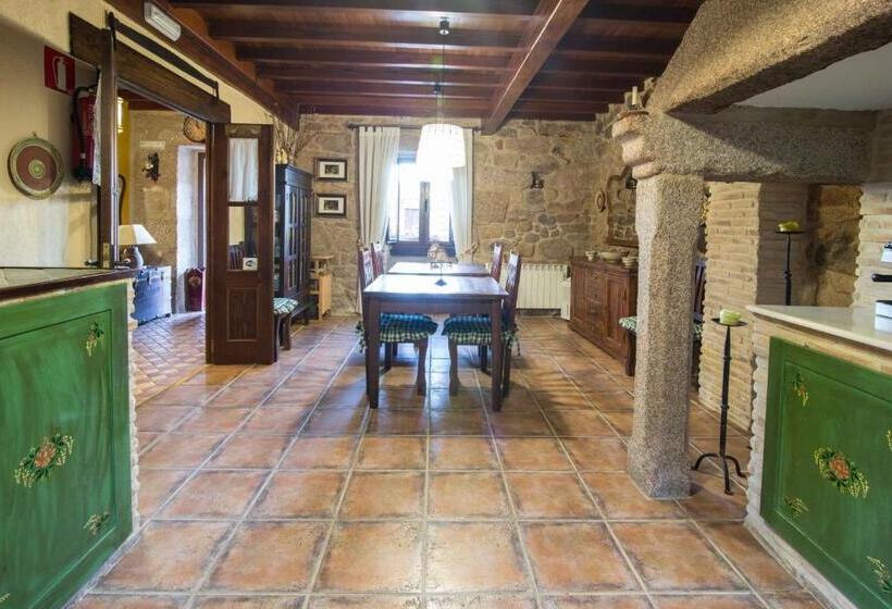 منزل 3 غرف نوم, Casa A Laxe