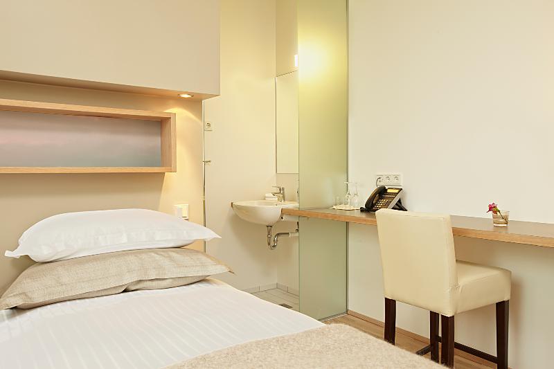 اتاق استاندارد با تخت بزرگ, Akureyri   Berjaya Iceland Hotels