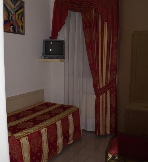 اتاق استاندارد یک نفره, Albergo Basilea