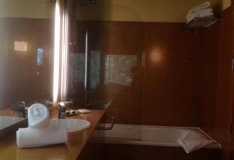 اتاق سوپریور با چشم‌انداز دریا, Pazo Da Merced