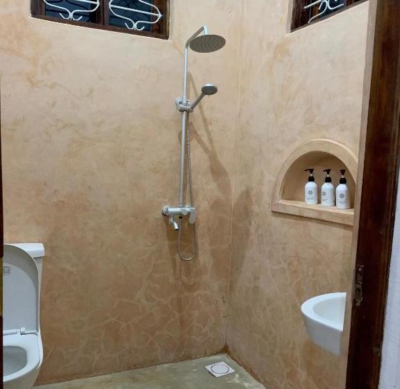 带大床的标准间, Chokoro House