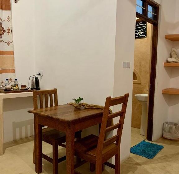 带大床的标准间, Chokoro House