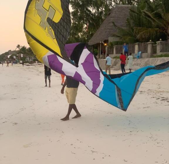 带大床的标准间, Chokoro House