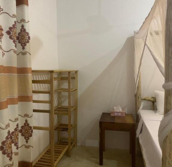 带大床的标准间, Chokoro House