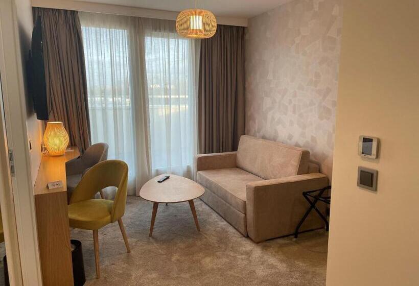 Люкс, Brit Hotel Paris Orly Rungis
