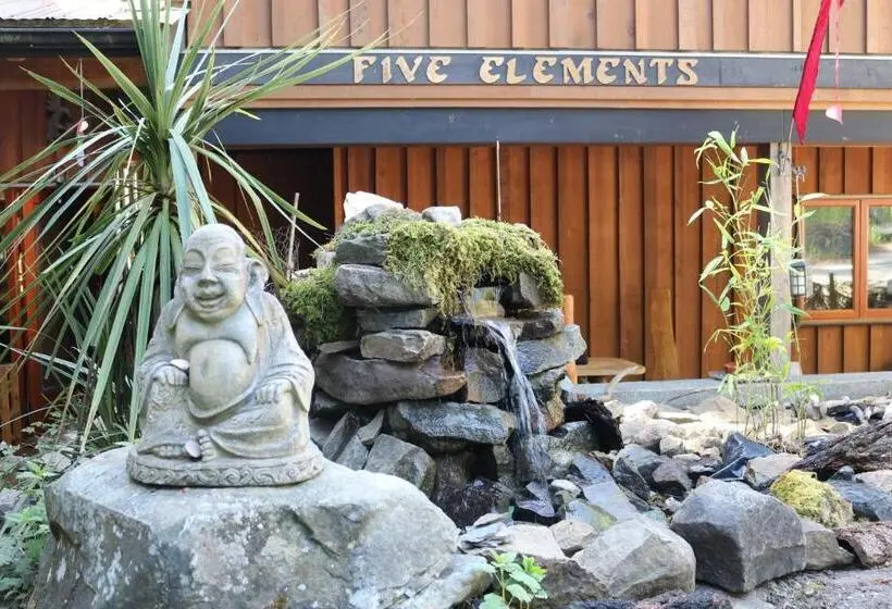 スタンダードスタジオ, Five Elements Lodge B&b With Outdoor Spa