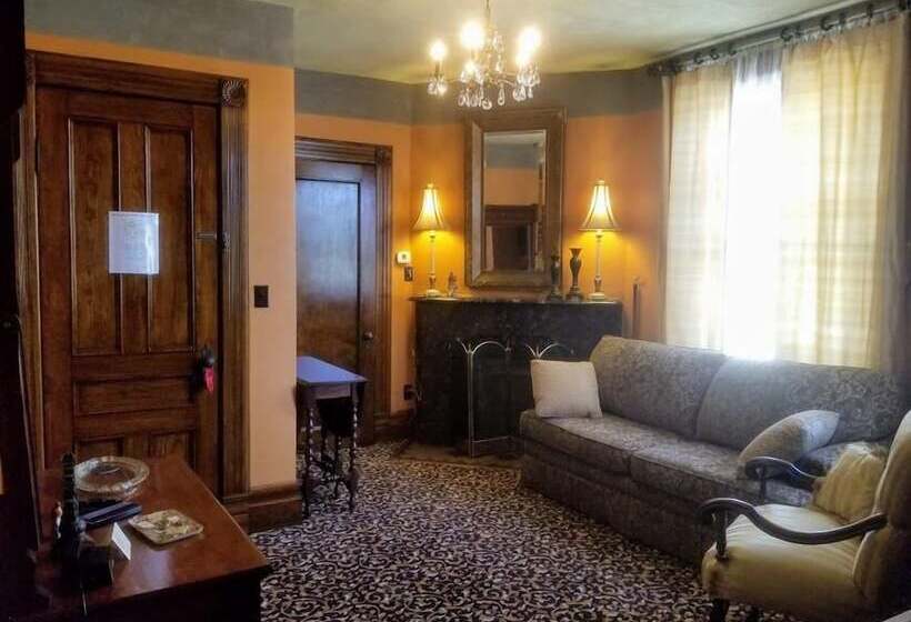 غرفة قياسية, Buffalo Harmony House