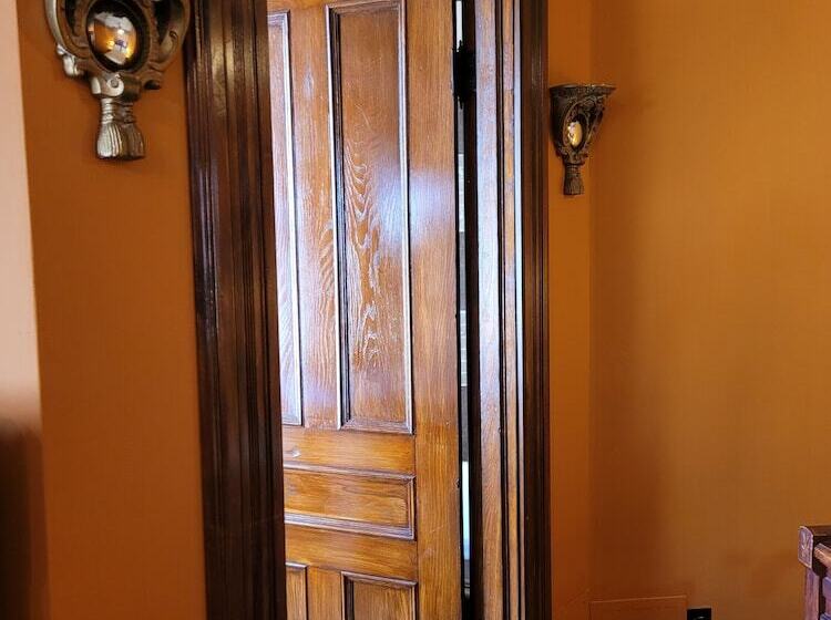 غرفة قياسية, Buffalo Harmony House