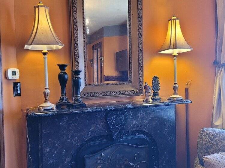 غرفة قياسية, Buffalo Harmony House