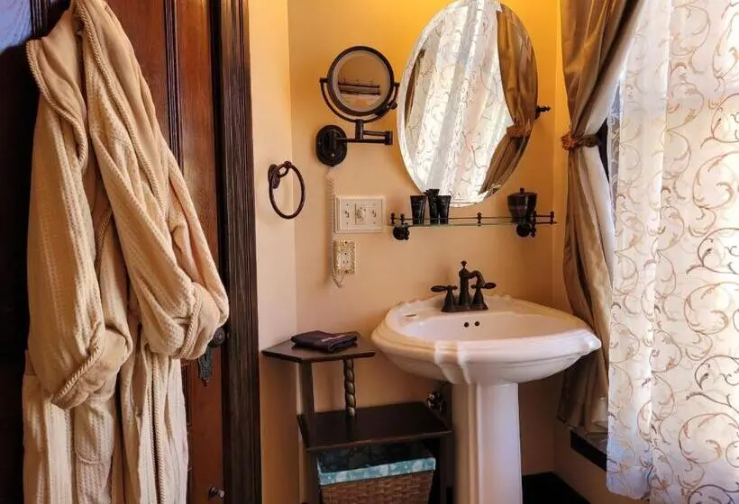 اتاق استاندارد با وان آب گرم, Buffalo Harmony House