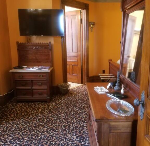 غرفة قياسية مزوَّدة بجاكوزي, Buffalo Harmony House