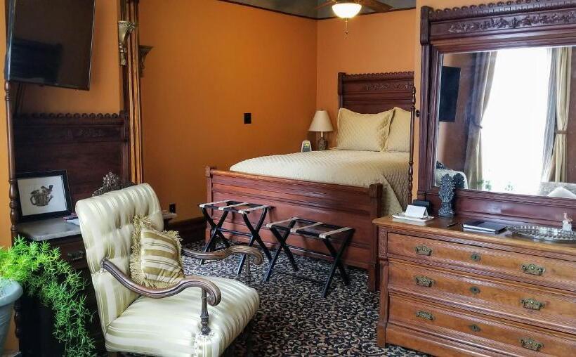 غرفة قياسية مزوَّدة بجاكوزي, Buffalo Harmony House