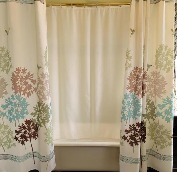 غرفة قياسية سرير كينج, Buffalo Harmony House