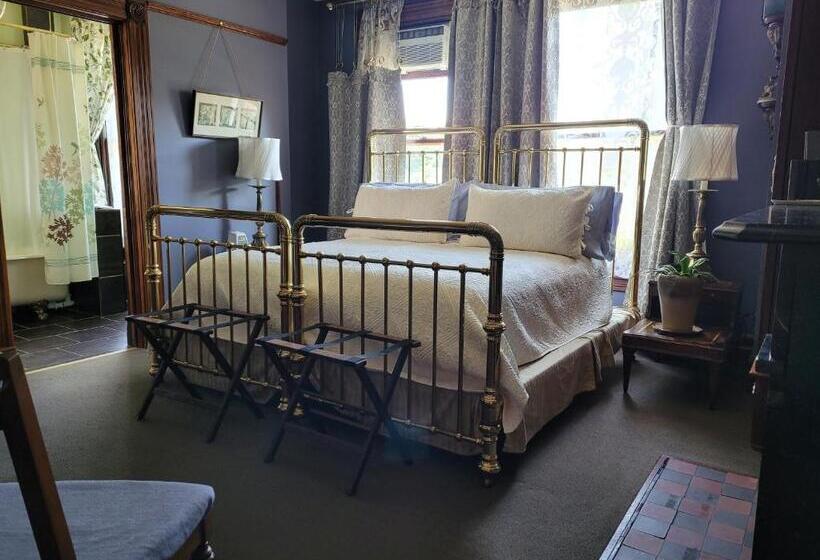 غرفة قياسية سرير كينج, Buffalo Harmony House