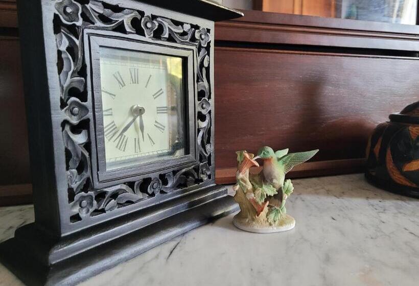 غرفة قياسية سرير كينج, Buffalo Harmony House