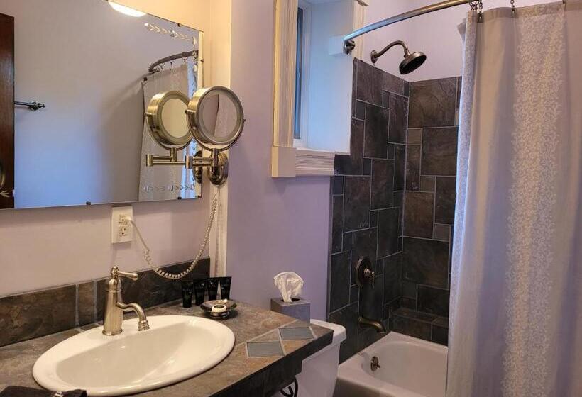 غرفة قياسية, Buffalo Harmony House