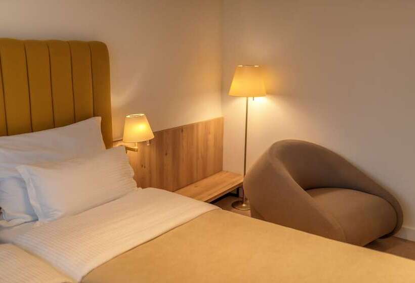 اتاق کلاسیک یک تخته, Agape