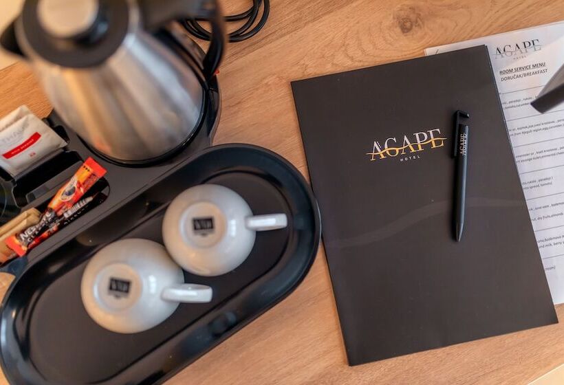 اتاق کلاسیک سه تخته, Agape