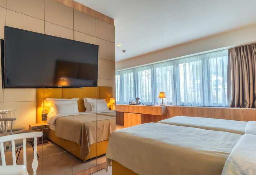 اتاق کلاسیک سه تخته, Agape