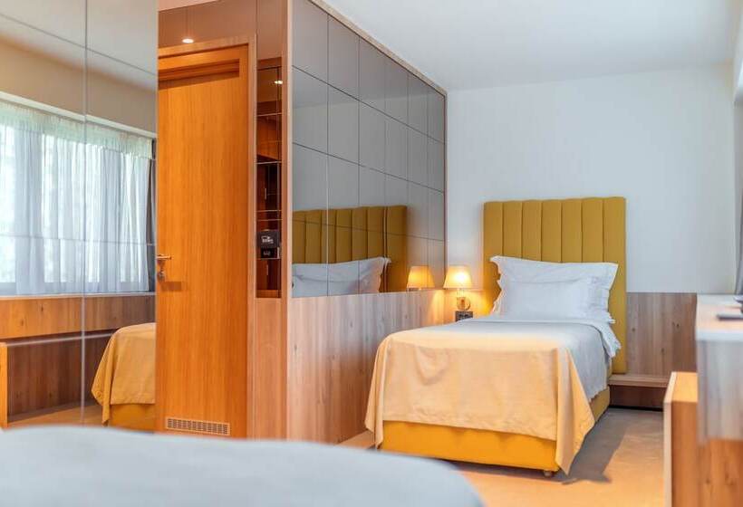 اتاق کلاسیک سه تخته, Agape