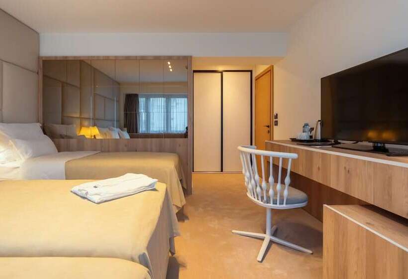 اتاق کلاسیک سه تخته, Agape