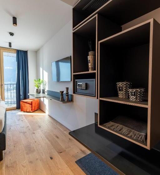 带阳台精选间, Alpstadt Lifestyle