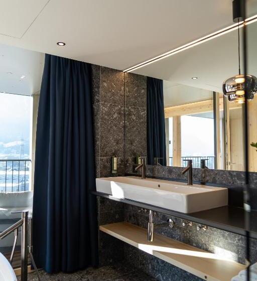 جناح دور أخير, Alpstadt Lifestyle