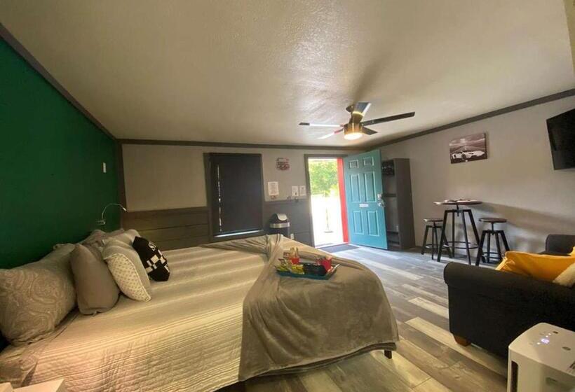 إستوديو ديلوكس, Dragon City