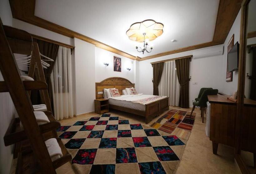 غرفة ديلوكس مزودة بشرفة, Pashahan