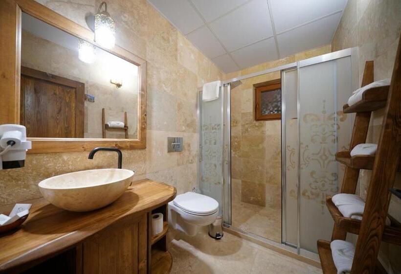 스탠다드 트리플 룸 가든 전망, Pashahan