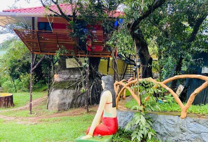 חדר דלוקס לשלושה, Treehouse Tabor Hills Resort Vagamon