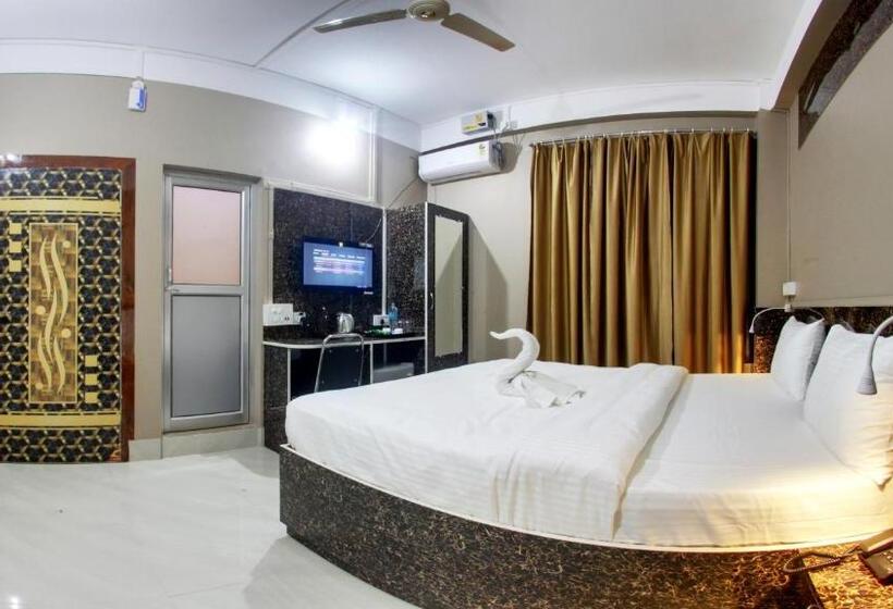 غرفة قياسية, Wings The Pride