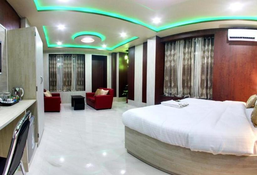 غرفة قياسية, Wings The Pride