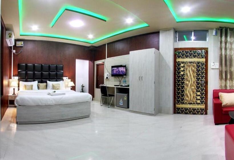 غرفة قياسية, Wings The Pride