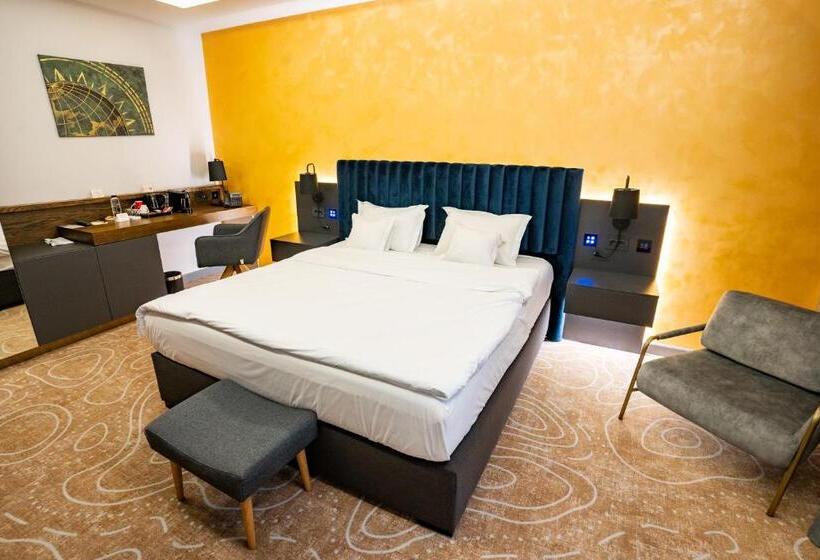 スーペリアールーム, Atlas