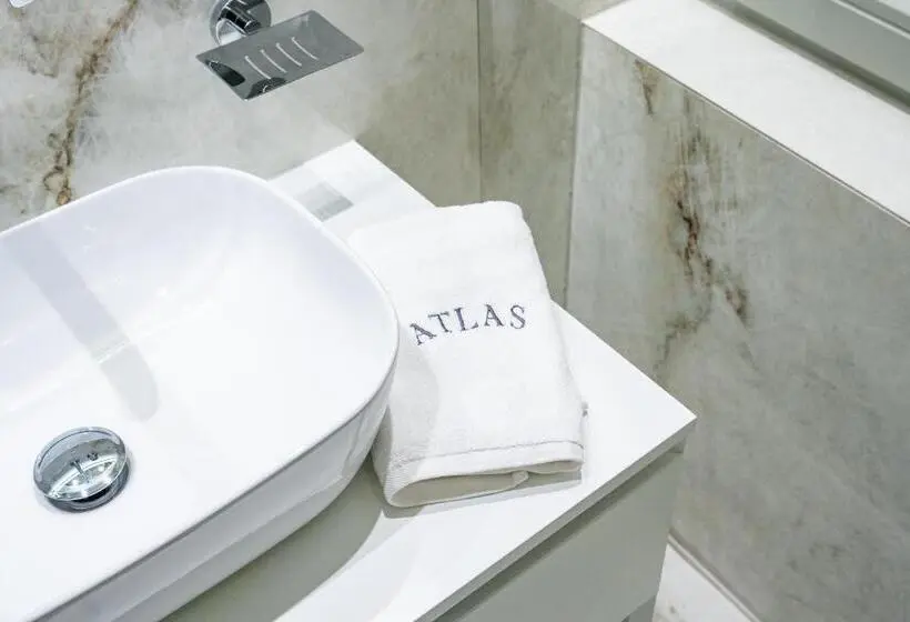 Juniorsviitti, Atlas