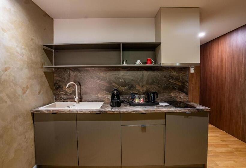 ジュニアスイート, Atlas