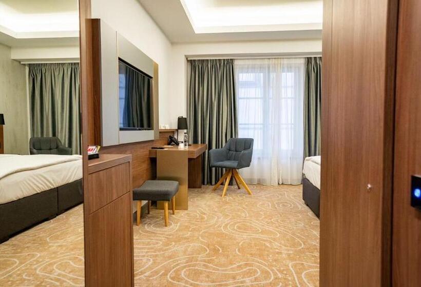 スタンダードルーム, Atlas