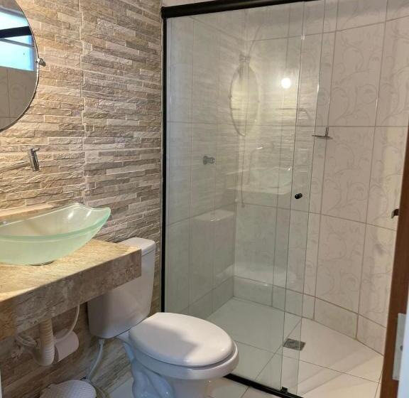 غرفة أساسية ثلاثية, La Sierra