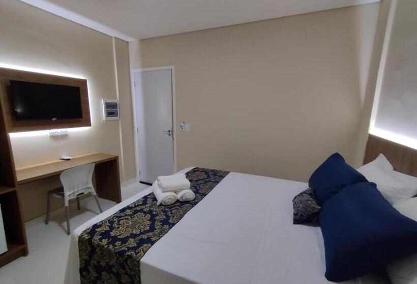 غرفة قياسية, La Sierra