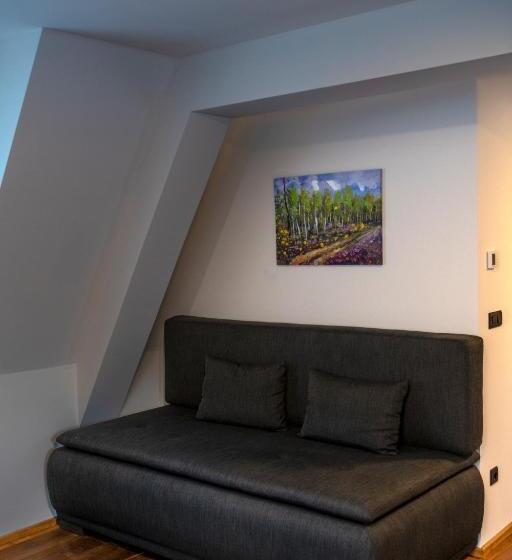 سوییت جونیور, Resort Una Park