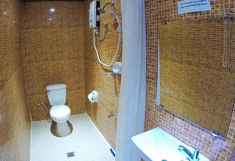 اتاق استاندارد سه نفره, Reddoorz Plus @ Taj Hotel Tuguegarao