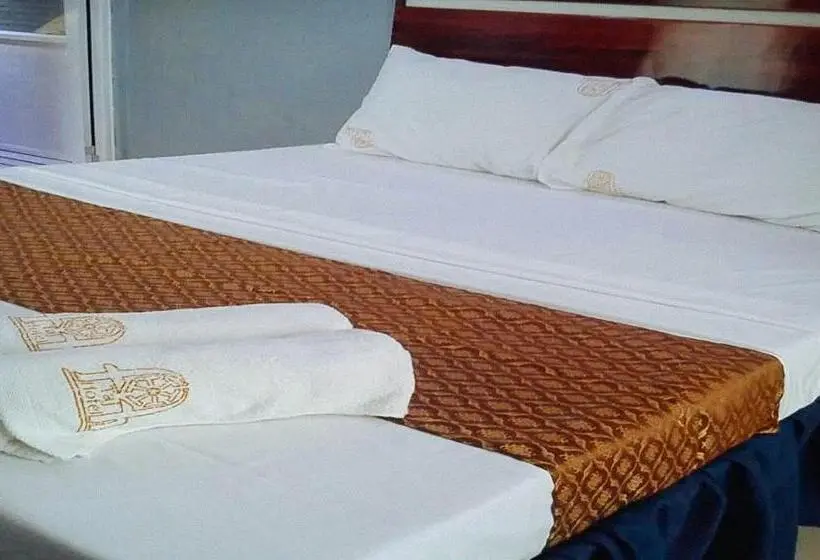 اتاق خانوادگی, Reddoorz Plus @ Taj Hotel Tuguegarao
